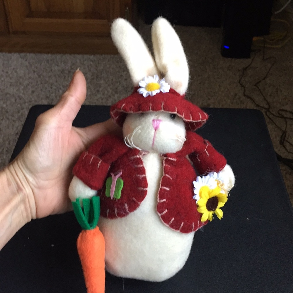 Felted 9” bunny w/ felted carrot.